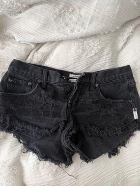 Black one teaspoon shorts